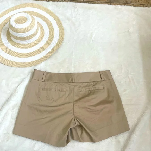 🛍️3/$25 SALE🛍️The Limited shinny khaki summer shorts - Picture 8 of 12